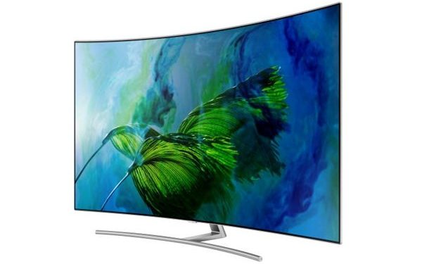 سامسونگ توسعه و عرضه تلویزیون های خمیده را فعلاً متوقف نمی کند