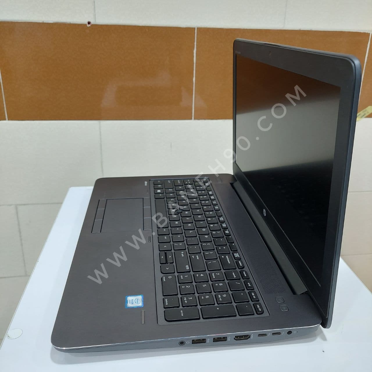 لپ تاپ استوک HP ZBOOK 15 G4 Xeon E3-1505M - تصویر 3